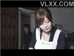 Người chồng đi bàn việc làm ăn, vợ ở nhà bị bạn tình của chị gái cưỡng hiếp