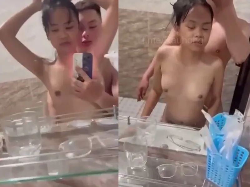Nhỏ nhắn em cùng thằng bồ đụ trước gương quay kỉ niệm